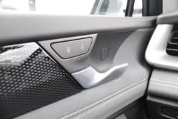 Volkswagen Tiguan SE FWD 2026 — side view