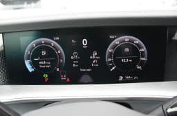 Volkswagen Tiguan SE FWD 2026 — side view