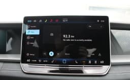 Volkswagen Tiguan SE FWD 2026 — side view