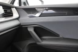 Volkswagen Tiguan SE FWD 2026 — side view