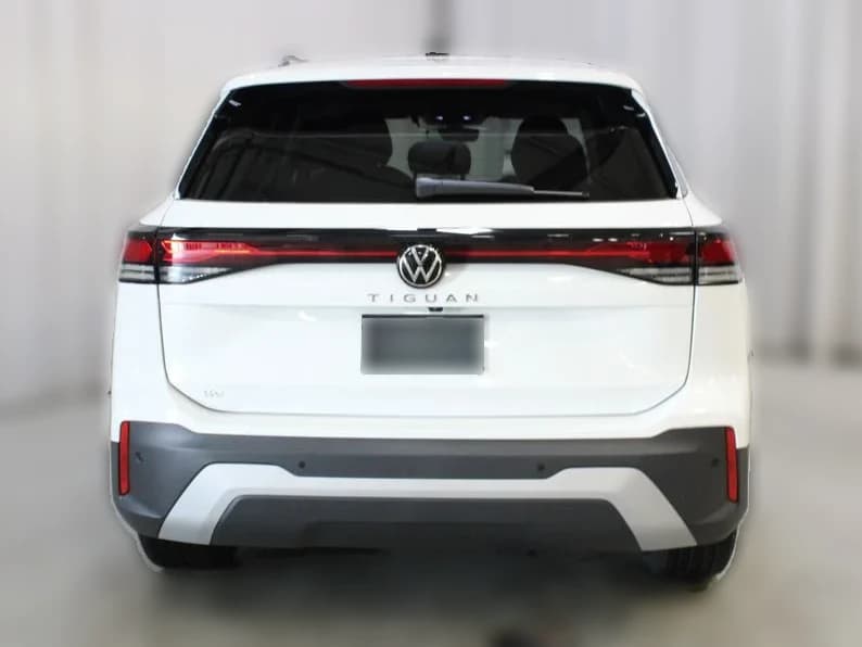 Volkswagen Tiguan SE FWD 2026 — side view