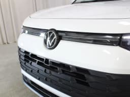 Volkswagen Tiguan SE FWD 2026 — side view