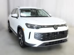 Volkswagen Tiguan SE FWD 2026 — side view