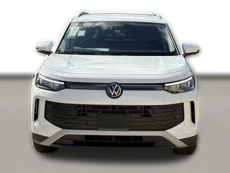 Volkswagen Tiguan SE 2.0T FWD 2026 — side view