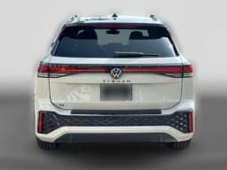 Volkswagen Tiguan SE R-Line Black 4MOTION 2026 — side view