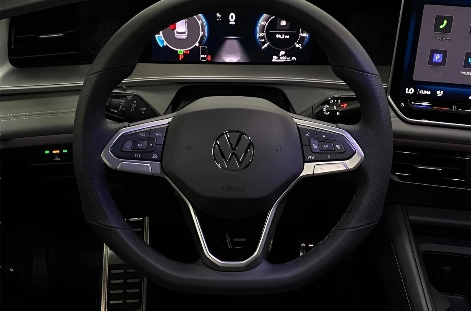 Volkswagen Tiguan SE R-Line Black 4MOTION 2026 — side view