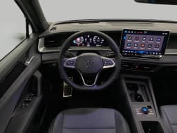 Volkswagen Tiguan SE R-Line Black 4MOTION 2026 — side view