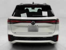 Volkswagen Tiguan SE R-Line Black 4MOTION 2026 — side view