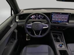 Volkswagen Tiguan SE R-Line Black 4MOTION 2026 — side view