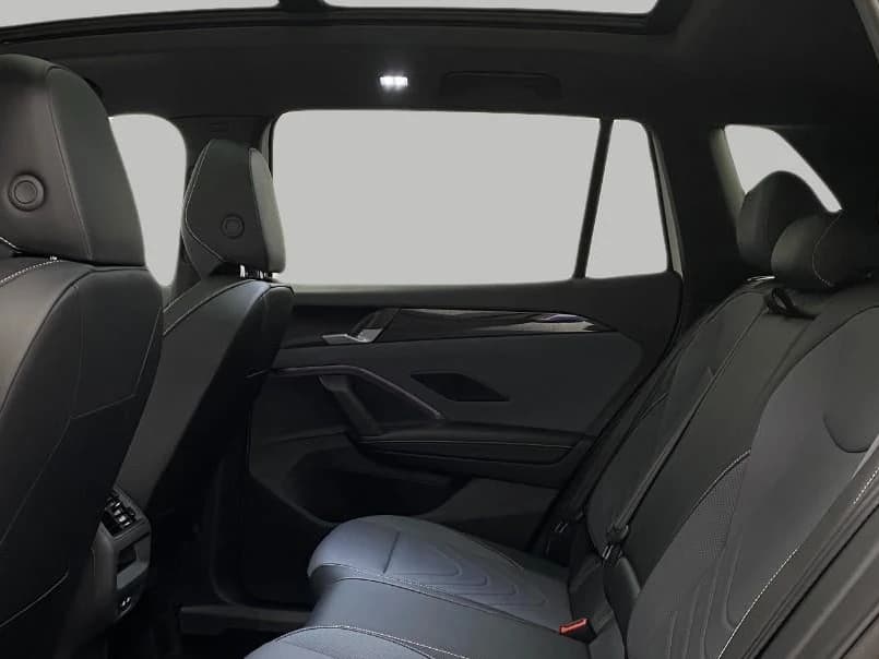 Volkswagen Tiguan SE R-Line Black 4MOTION 2026 — side view