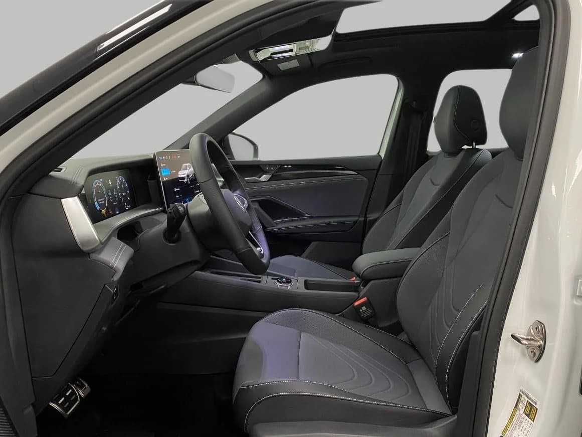 Volkswagen Tiguan SE R-Line Black 4MOTION 2026 — side view