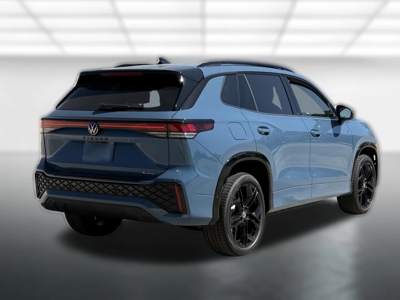 Volkswagen Tiguan SE R-Line Black 4MOTION 2026 — side view