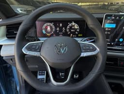 Volkswagen Tiguan SE R-Line Black 4MOTION 2026 — side view