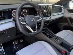 Volkswagen Tiguan SE R-Line Black 4MOTION 2026 — side view