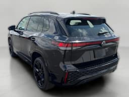 Volkswagen Tiguan SE R-Line Black 4MOTION 2026 — side view