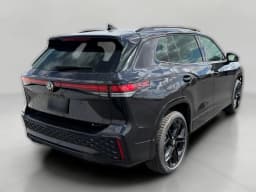 Volkswagen Tiguan SE R-Line Black 4MOTION 2026 — side view