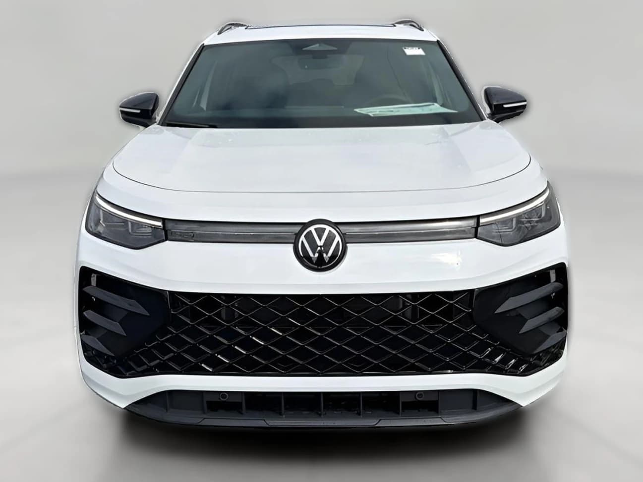 Volkswagen Tiguan SE R-Line Black 4MOTION 2026 — side view