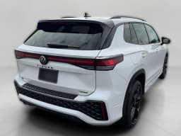 Volkswagen Tiguan SE R-Line Black 4MOTION 2026 — side view