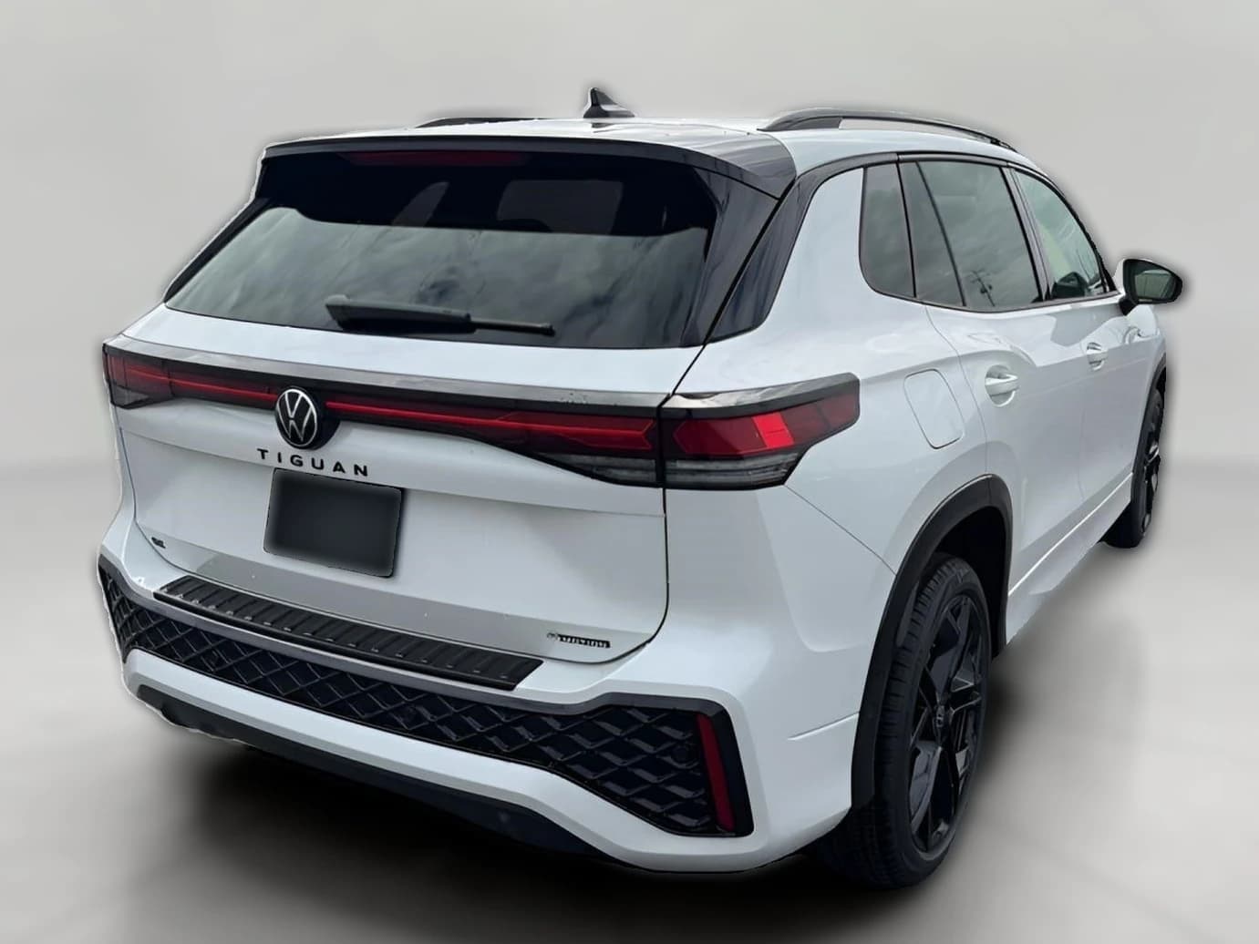 Volkswagen Tiguan SE R-Line Black 4MOTION 2026 — side view