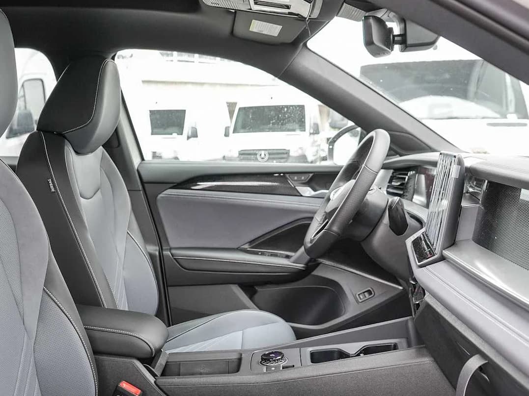 Volkswagen Tiguan SE R-Line Black 4MOTION 2026 — side view