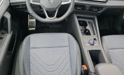 Volkswagen Tiguan SE R-Line Black 4MOTION 2026 — side view