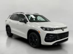 Volkswagen Tiguan SE R-Line Black 4MOTION 2026 — side view