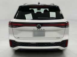 Volkswagen Tiguan SE R-Line Black 4MOTION 2026 — side view