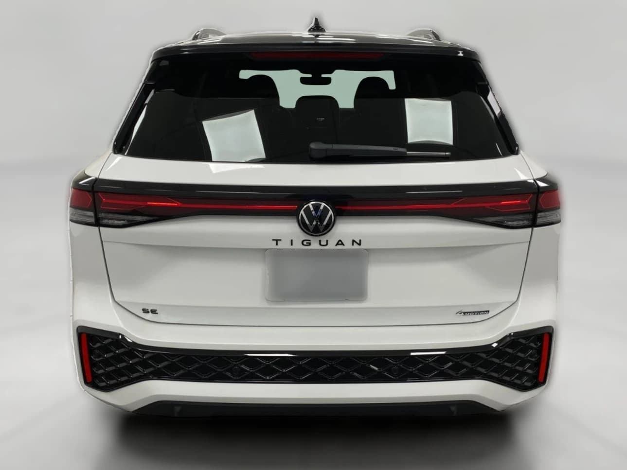 Volkswagen Tiguan SE R-Line Black 4MOTION 2026 — side view