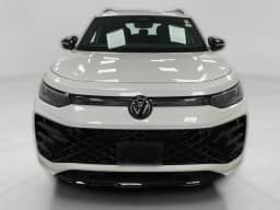 Volkswagen Tiguan SE R-Line Black 4MOTION 2026 — side view