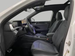Volkswagen Tiguan SE R-Line Black 4MOTION 2026 — side view