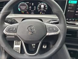 Volkswagen Tiguan SE R-Line Black 4MOTION 2026 — side view