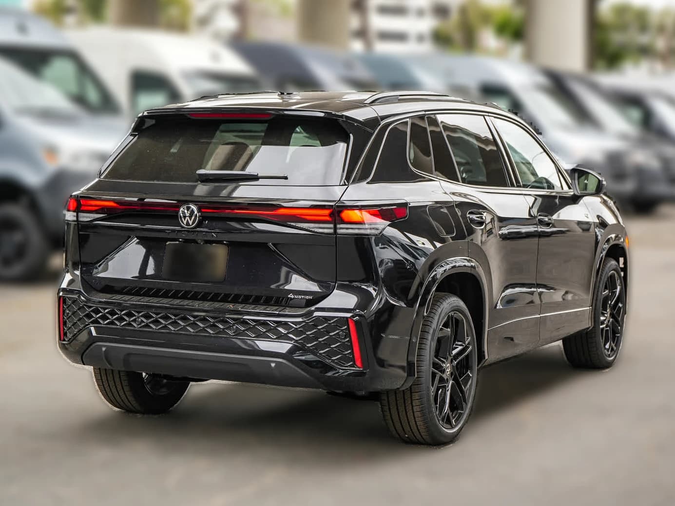 Volkswagen Tiguan SE R-Line Black 4MOTION 2026 — side view