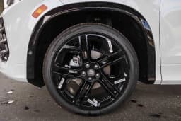 Volkswagen Tiguan SE R-Line Black 2.0T FWD 2026 — side view