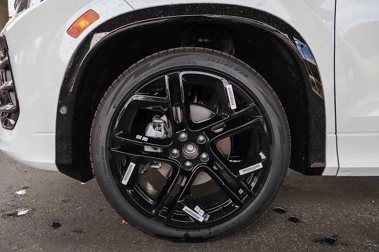 Volkswagen Tiguan SE R-Line Black 2.0T FWD 2026 — side view
