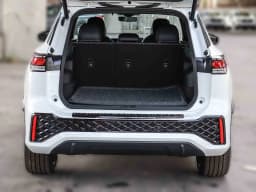 Volkswagen Tiguan SE R-Line Black 2.0T FWD 2026 — side view