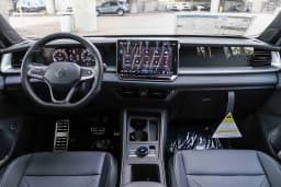 Volkswagen Tiguan SE R-Line Black 2.0T FWD 2026 — side view