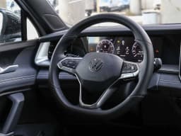 Volkswagen Tiguan SE R-Line Black 2.0T FWD 2026 — side view