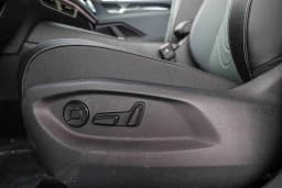Volkswagen Tiguan SE R-Line Black 2.0T FWD 2026 — side view