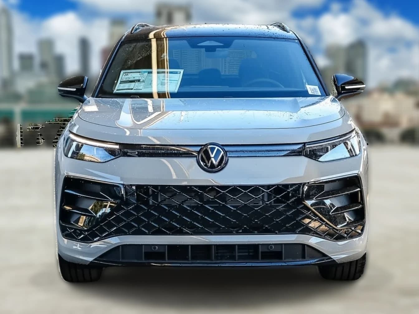 Volkswagen Tiguan SE R-Line Black FWD 2026 — side view