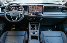 Volkswagen Tiguan SE R-Line Black FWD 2026 — side view