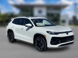Volkswagen Tiguan SE R-Line Black FWD 2026 — side view