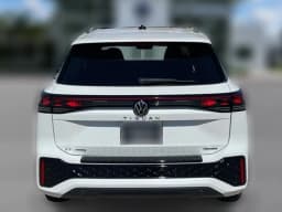 Volkswagen Tiguan SE R-Line Black FWD 2026 — side view