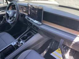 Volkswagen Tiguan SE R-Line Black FWD 2026 — side view