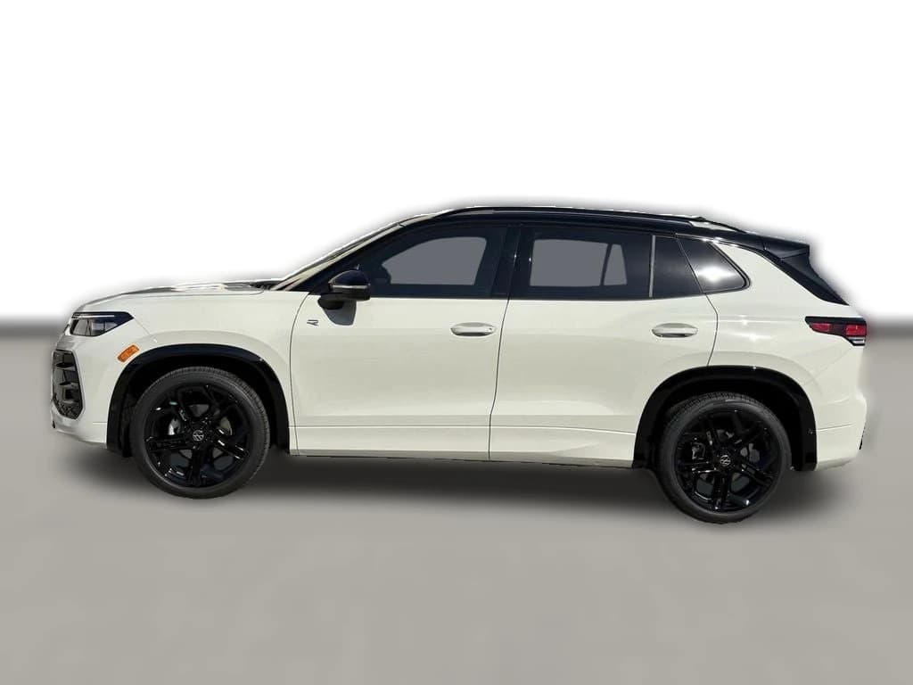 Volkswagen Tiguan SE R-Line Black 2.0T FWD 2026 — side view