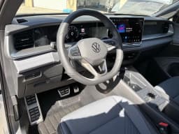 Volkswagen Tiguan SE R-Line Black 2.0T FWD 2026 — side view