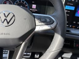 Volkswagen Tiguan SE R-Line Black 2.0T FWD 2026 — side view