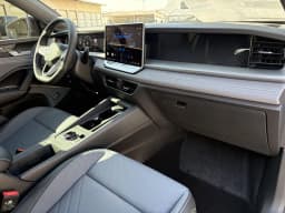 Volkswagen Tiguan SE R-Line Black 2.0T FWD 2026 — side view