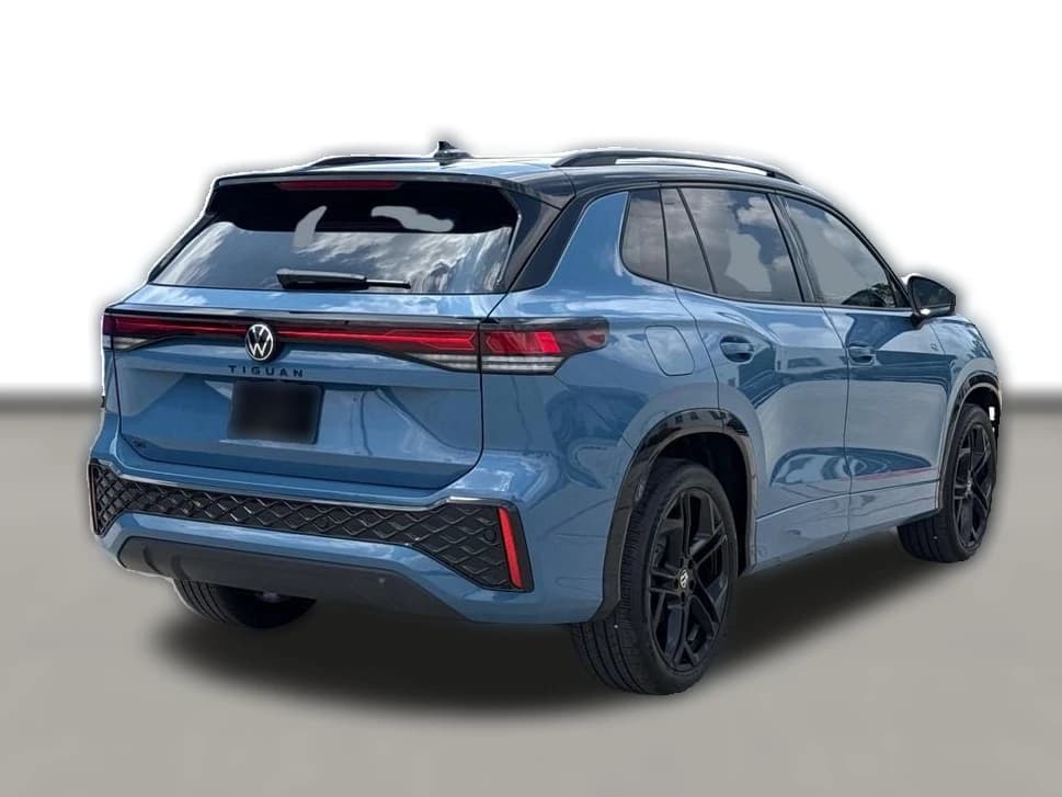 Volkswagen Tiguan SE R-Line Black FWD 2026 — side view