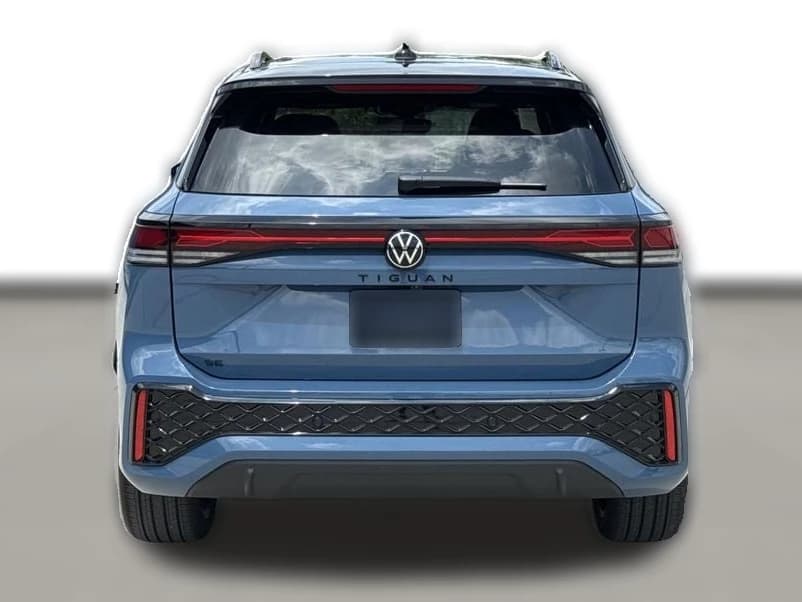 Volkswagen Tiguan SE R-Line Black FWD 2026 — side view