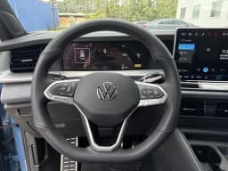 Volkswagen Tiguan SE R-Line Black FWD 2026 — side view